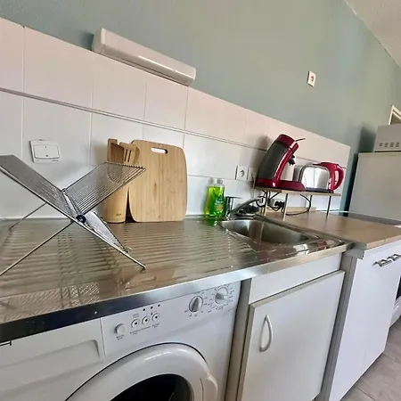 Cosy Perpi Gare Apartment